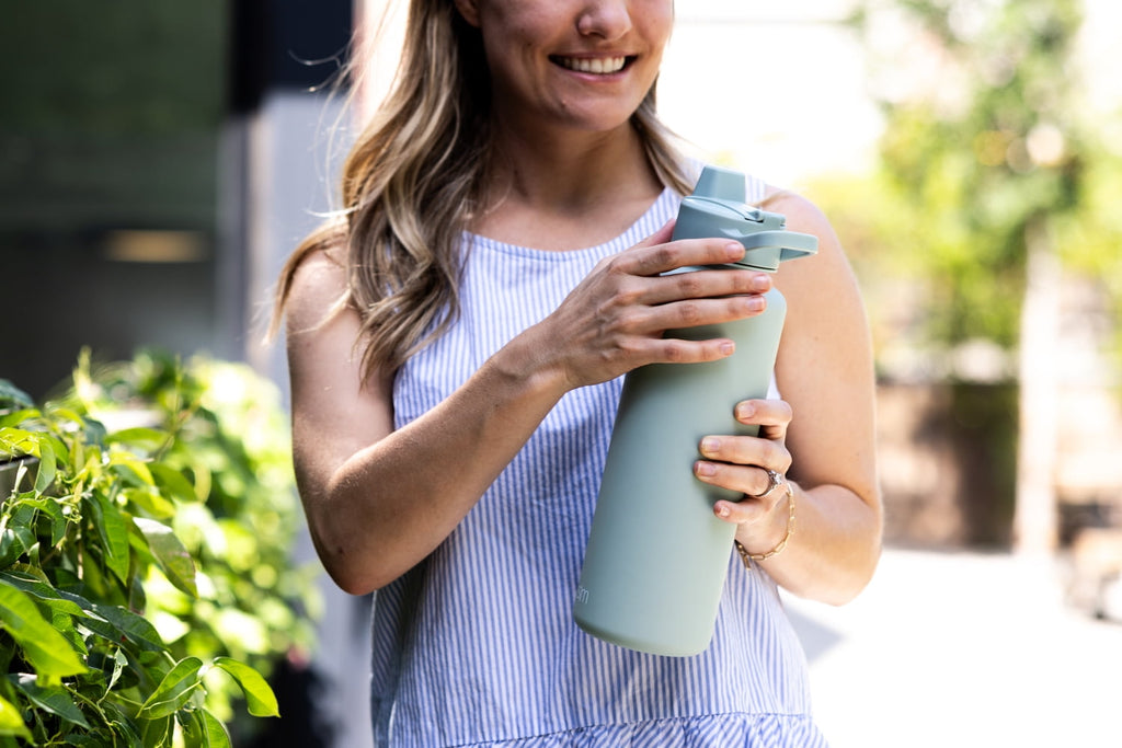 Simple Modern 48 fl oz Reusable Tritan Summit Water Bottle with Silicone Straw Lid|Seaglass Sage Edition-FNFC