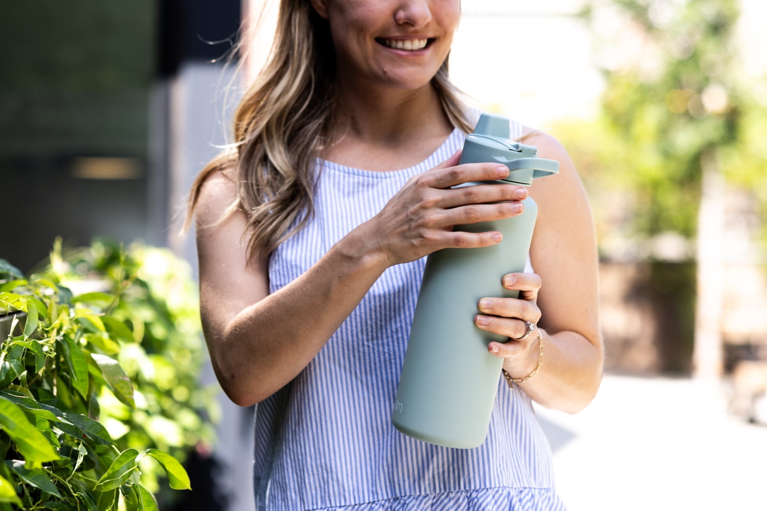 Simple Modern 48 fl oz Reusable Tritan Summit Water Bottle with Silicone Straw Lid|Seaglass Sage Edition-FNFC