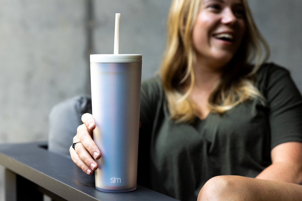 Simple Modern 24 fl oz Double Wall Plastic Classic Tumbler with Straw|Opalescent Edition-MHQ0