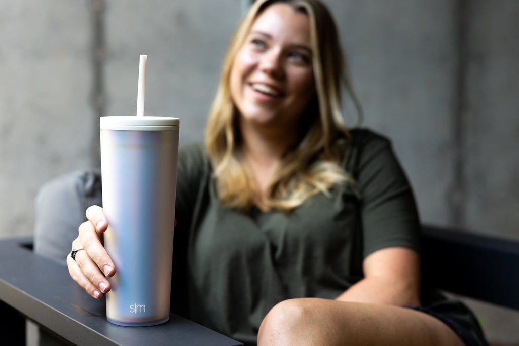 Simple Modern 24 fl oz Double Wall Plastic Classic Tumbler with Straw|Opalescent Edition-MHQ0