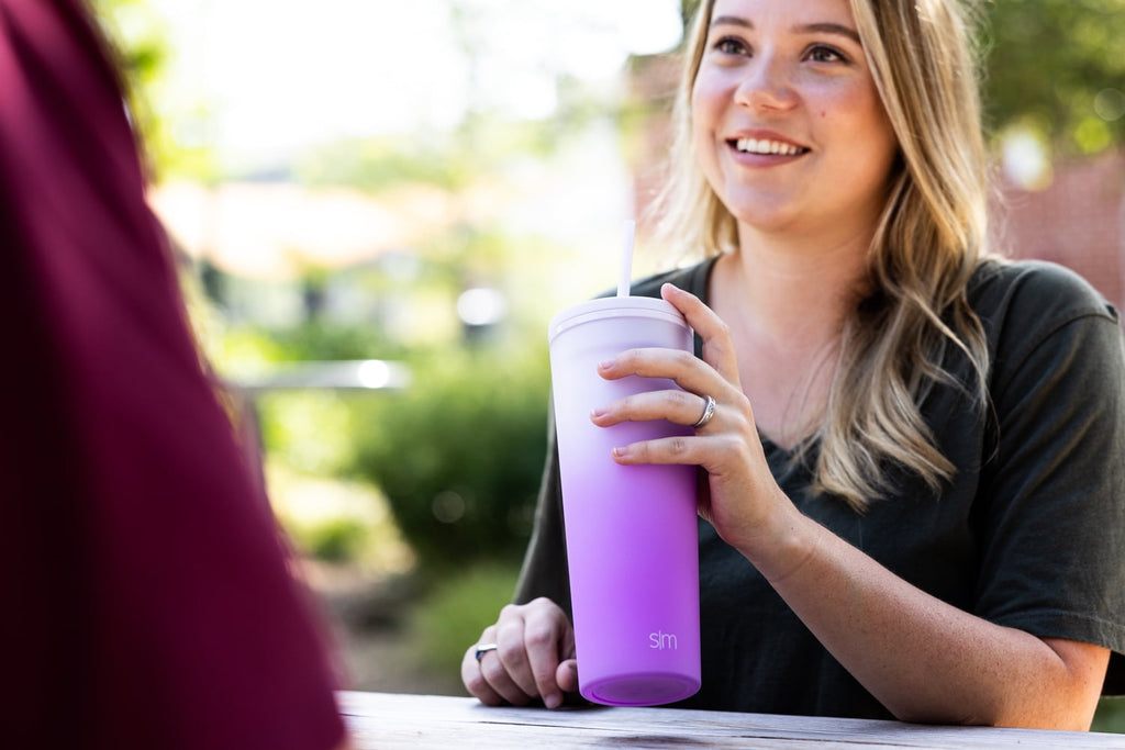 Simple Modern 24 fl oz Double Wall Plastic Classic Tumbler with Straw|Opalescent Edition-MHQ0