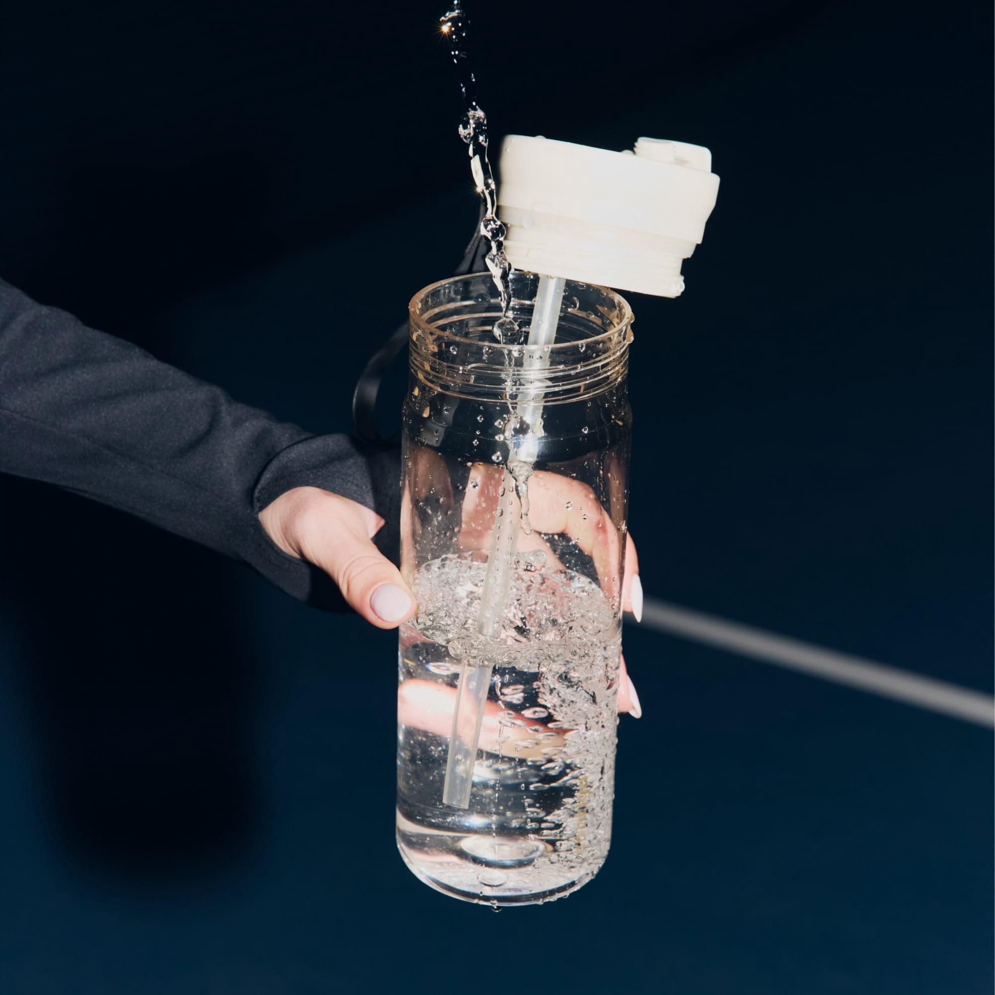 Contigo DualSip Leakproof Plastic Reusable Water Bottle with Carrying Strap, Cream/Clear, 28 oz Edition-Z1DG