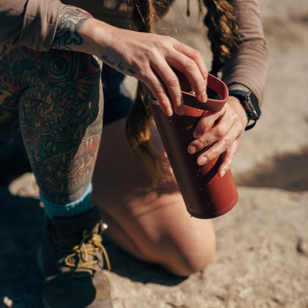 CamelBak Thrive™ Flip Straw Insulated Stainless Steel Water Bottle, 25 oz, Sierra Red Edition-CGWC