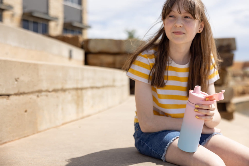 Simple Modern 18 fl oz Insulated Stainless Steel Summit Water Bottle with Covered Silicone Straw Lid | Sweet Taffy Edition-R0X0